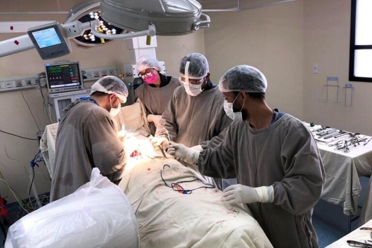Com sucesso, Regional Abelardo Santos realiza sua primeira cirurgia para tratar escoliose idiopática