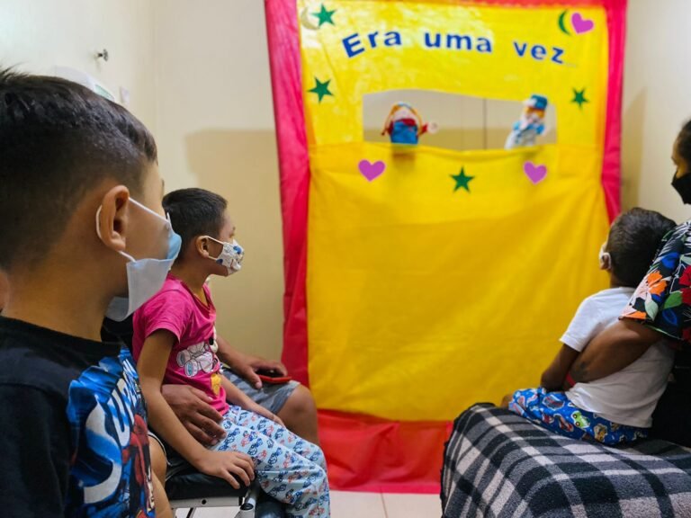 Projeto “Era uma vez” leva o lúdico para crianças internadas na UPA de Santarém